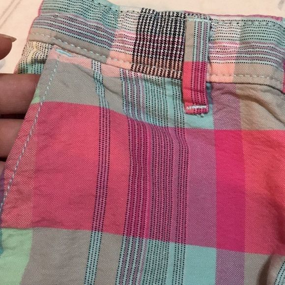 🌺 GAP Kids Pjnk Multi Plaid Rolled Cuff Shorts - Picture 4 of 6